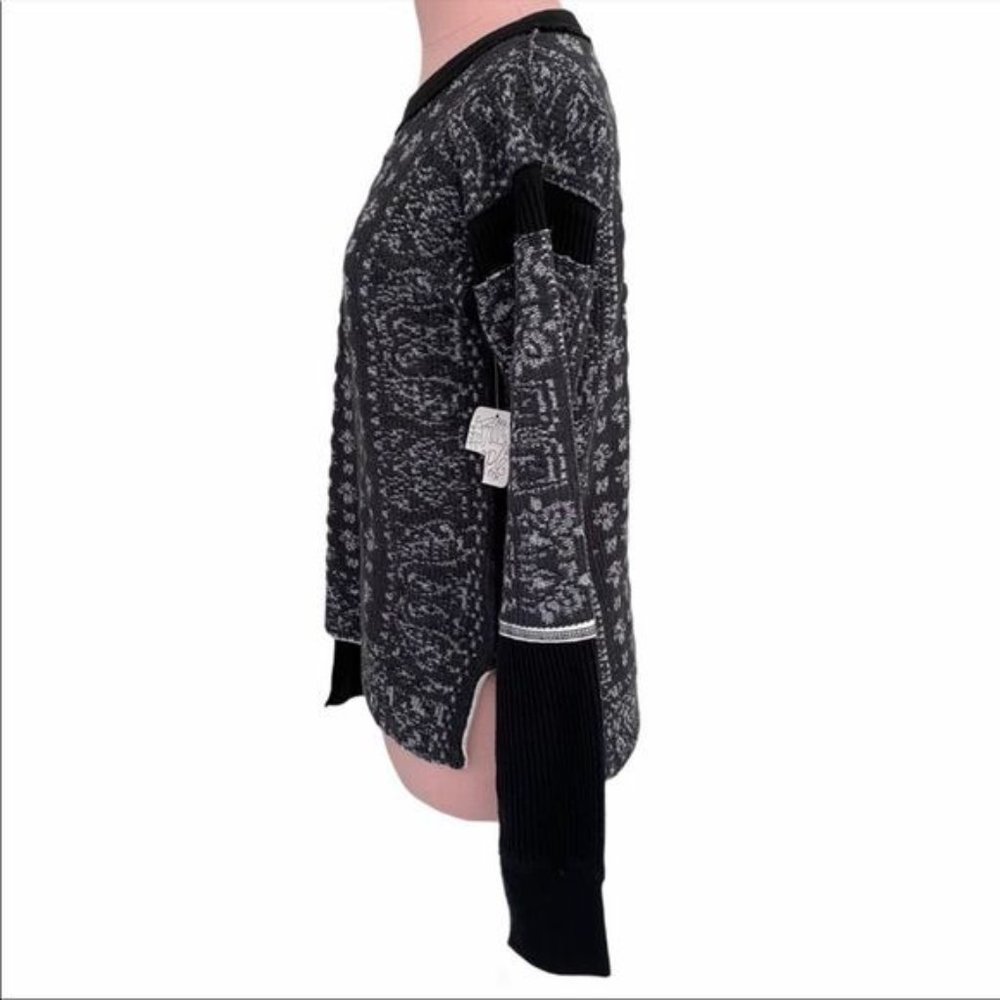 Free People We the Free Printed Sweater Size XS NWT - Picture 3 of 8